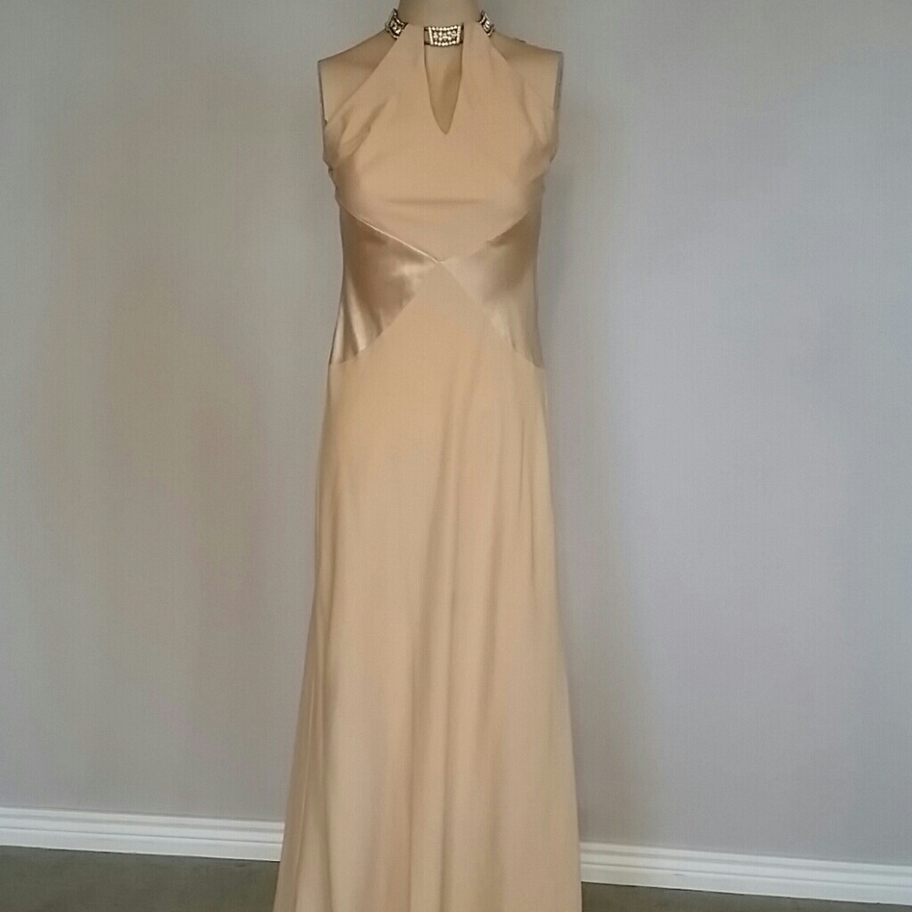 Night scene size 3-4 prom dress